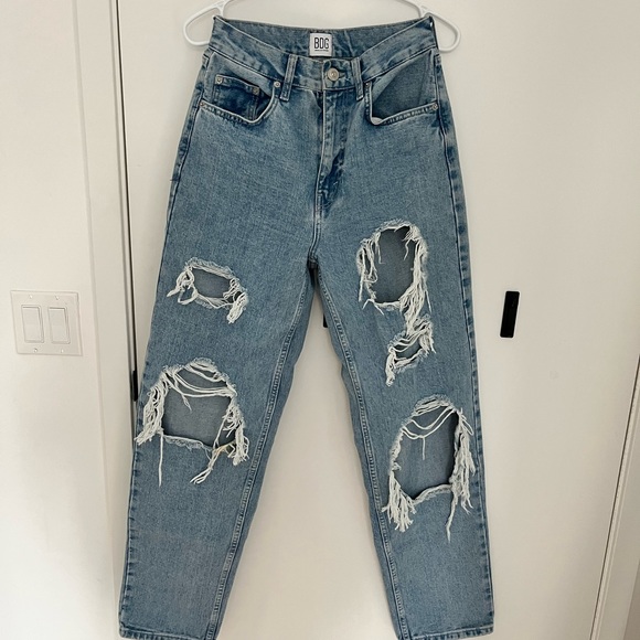 Distressed Jeans - Picture 2 of 5